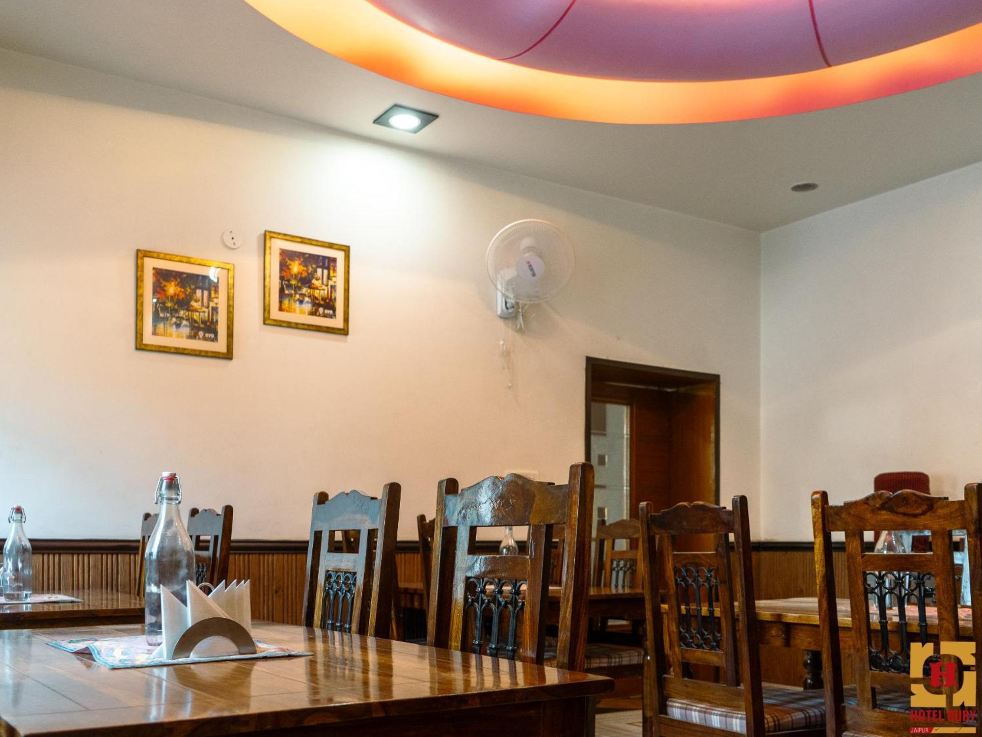 Hotel Ruby Dzsaipur Kültér fotó