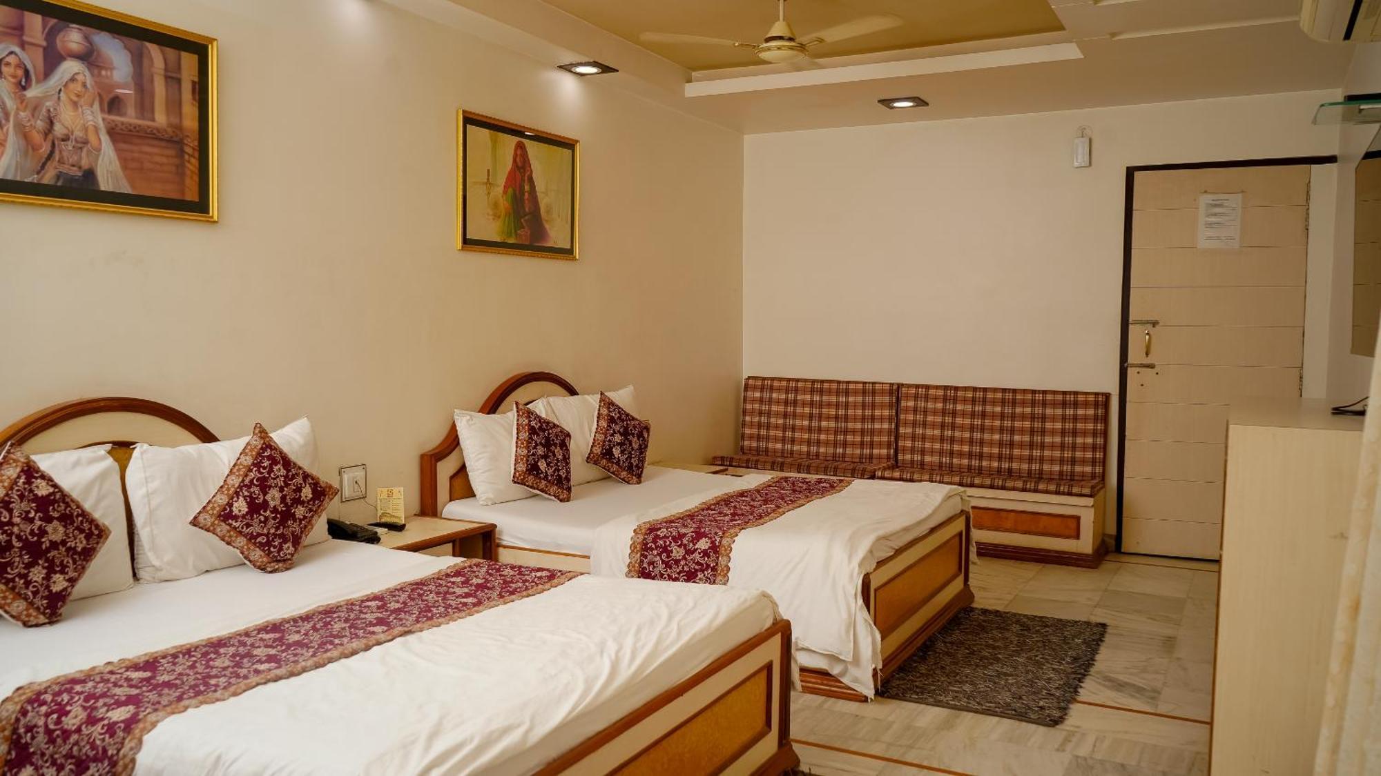 Hotel Ruby Dzsaipur Kültér fotó