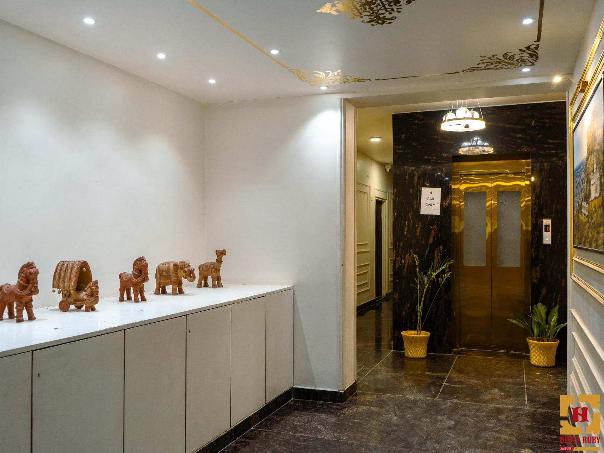 Hotel Ruby Dzsaipur Kültér fotó