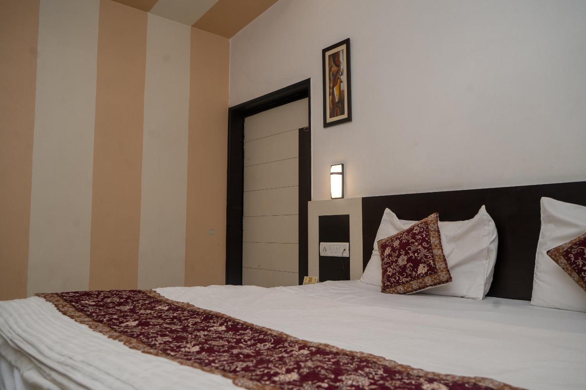 Hotel Ruby Dzsaipur Kültér fotó